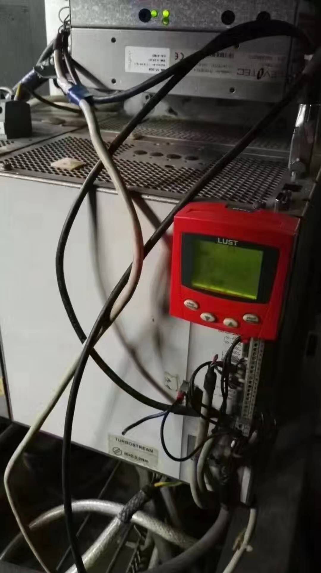 LUST激光機(jī).jpg