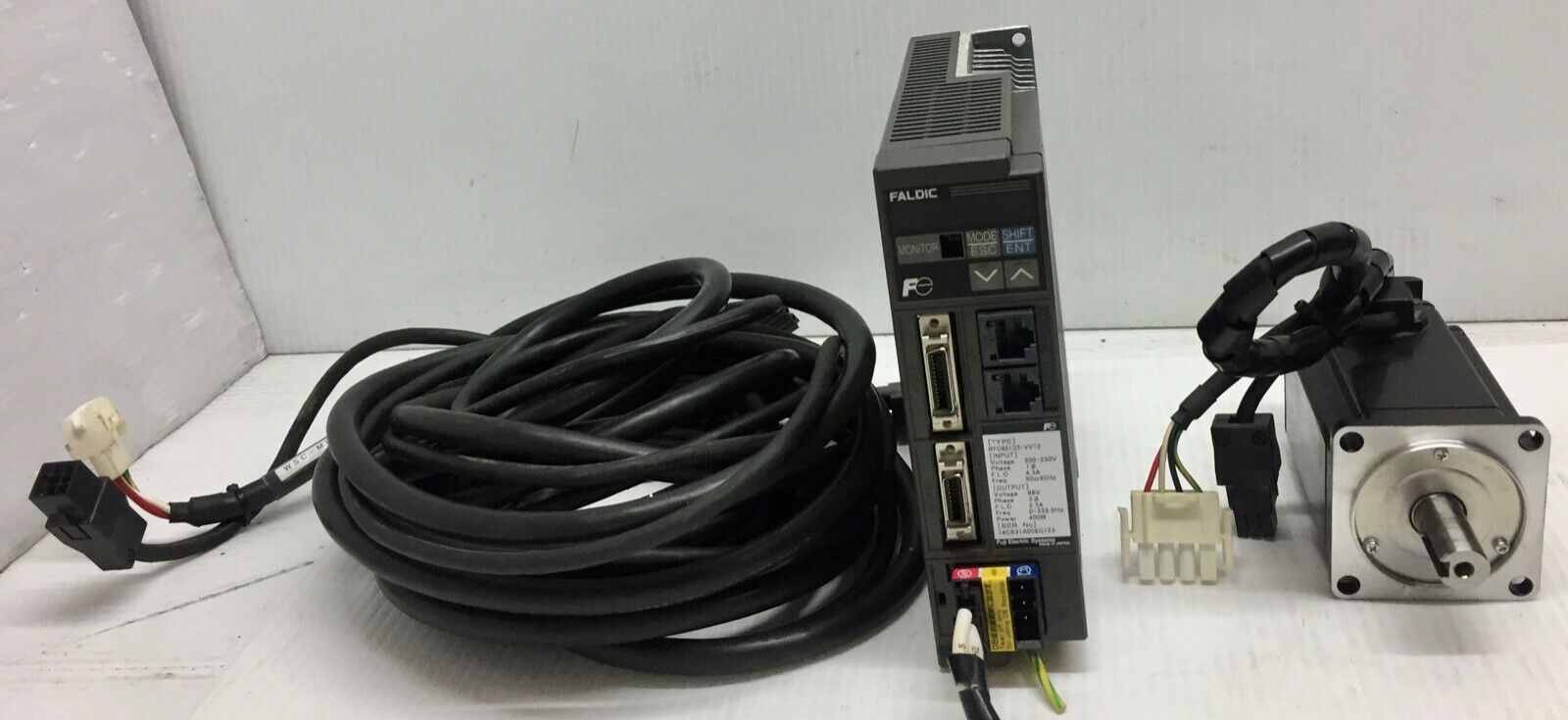 富士伺服驅動器RYC401D3-VVT2維修