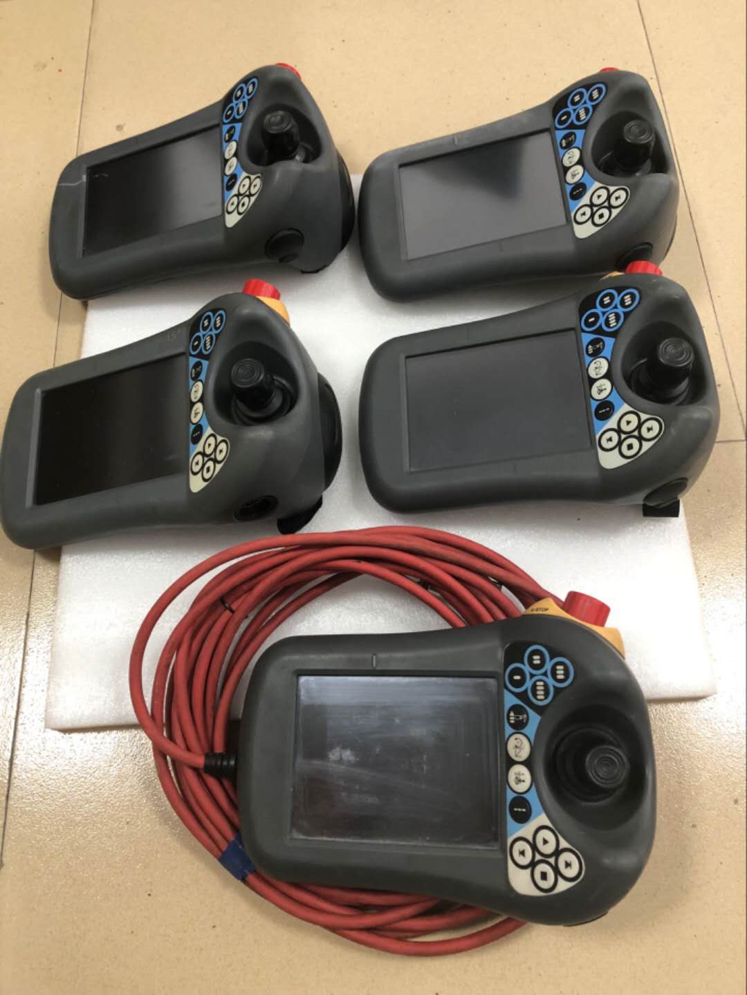 ABB示教器無(wú)顯示故障電源壞該怎么維修